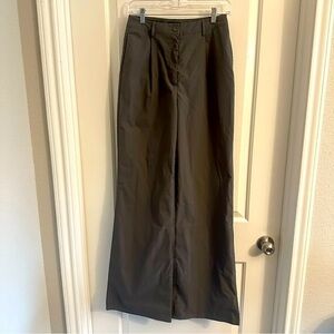 Pretty Little Things dress pants in gray,‎ size 4. Extra long!